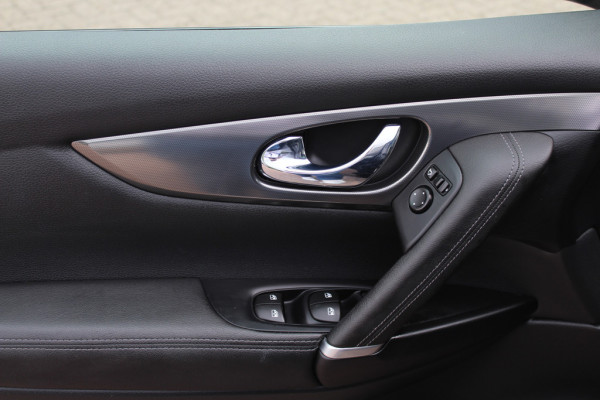 Nissan QASHQAI 1.2 Tekna / Trekhaak / Panoramadak / 360Camera / Navigatie / Keyless / Dodehoek / Cruise Control / DAB / 19''