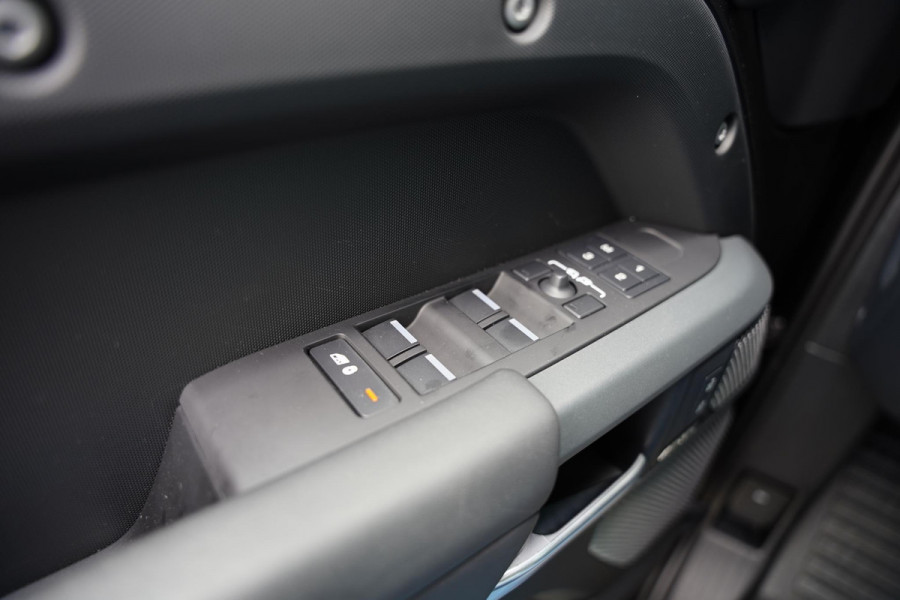 Land Rover Defender 110 P 400 E 100 X-Dynamic HSE / Head Up / Meridian / Panoramadak