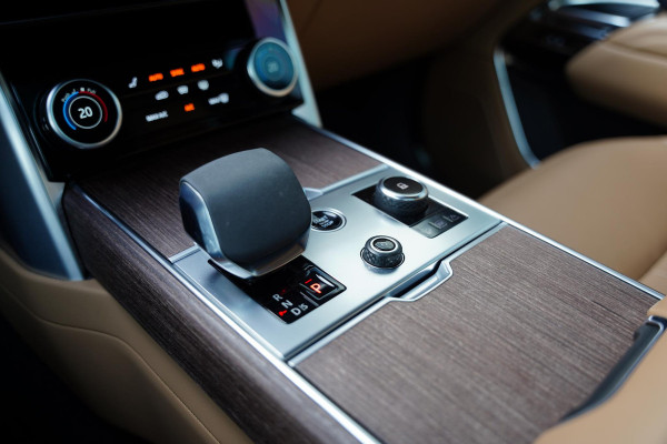 Land Rover Range Rover P 440 E SE / Nieuwe Service / Trekhaak / Stoelventilatie