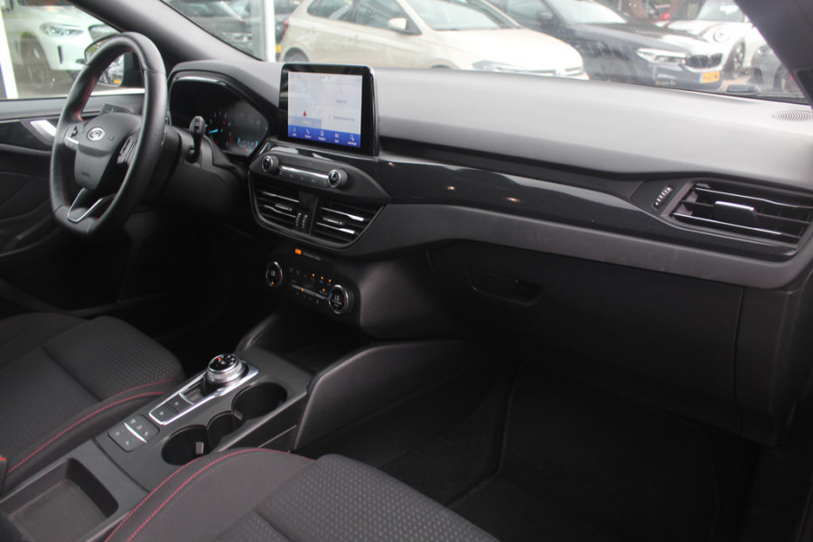 Ford Focus 1.0 EcoBoost Titanium Business / Camera / Head-up / CarPlay / Keyless / 18'' / Navigatie / Dodehoek / DAB / ACC