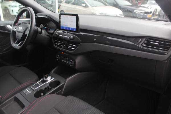 Ford Focus 1.0 EcoBoost Titanium Business / Camera / Head-up / CarPlay / Keyless / 18'' / Navigatie / Dodehoek / DAB / ACC