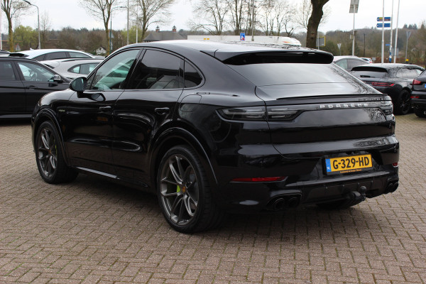 Porsche Cayenne Coupé 3.0 E-Hybrid 51.833 km! / Trekhaak / Camera / Lichtgewichtpakket / Carbon intr. / Luchtvering / 22'' / Softclose / Boxe / Sportstoelen / Sportdesign+Chrono / DAB / Stoelverwarming / Cruise Control