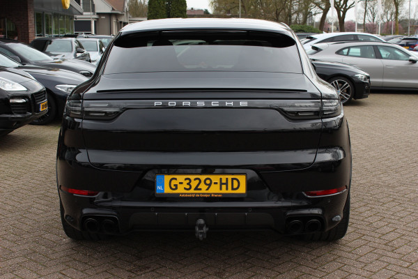 Porsche Cayenne Coupé 3.0 E-Hybrid 51.833 km! / Trekhaak / Camera / Lichtgewichtpakket / Carbon intr. / Luchtvering / 22'' / Softclose / Boxe / Sportstoelen / Sportdesign+Chrono / DAB / Stoelverwarming / Cruise Control