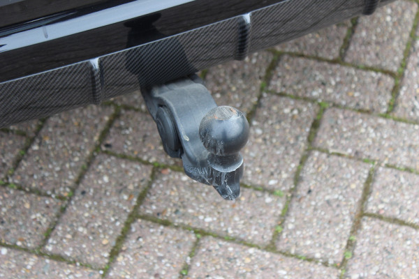 Porsche Cayenne Coupé 3.0 E-Hybrid 51.833 km! / Trekhaak / Camera / Lichtgewichtpakket / Carbon intr. / Luchtvering / 22'' / Softclose / Boxe / Sportstoelen / Sportdesign+Chrono / DAB / Stoelverwarming / Cruise Control