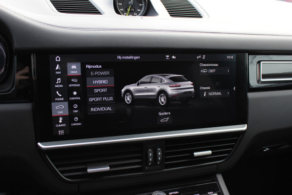 Porsche Cayenne Coupé 3.0 E-Hybrid 51.833 km! / Trekhaak / Camera / Lichtgewichtpakket / Carbon intr. / Luchtvering / 22'' / Softclose / Boxe / Sportstoelen / Sportdesign+Chrono / DAB / Stoelverwarming / Cruise Control