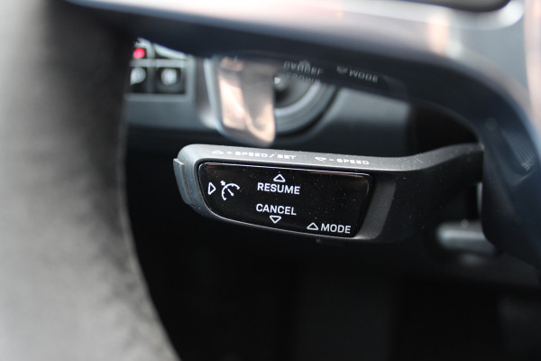 Porsche Cayenne Coupé 3.0 E-Hybrid 51.833 km! / Trekhaak / Camera / Lichtgewichtpakket / Carbon intr. / Luchtvering / 22'' / Softclose / Boxe / Sportstoelen / Sportdesign+Chrono / DAB / Stoelverwarming / Cruise Control