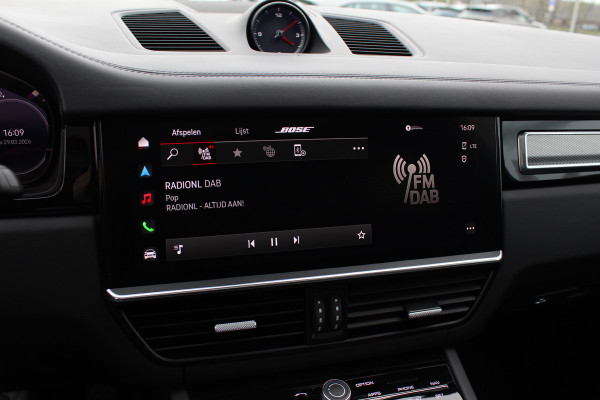 Porsche Cayenne Coupé 3.0 E-Hybrid Platinum Edition / Panoramadak / 360Camera / Luchtvering / 21'' / Sfeerverlichting / Sportchrono / Bose / Keyless / Sportuitlaat / Dodehoek / DAB / Stoelverwarming / ACC