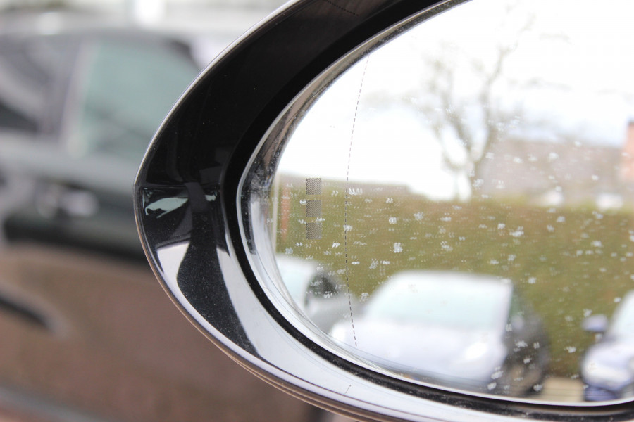 Porsche Cayenne Coupé 3.0 E-Hybrid Platinum Edition / Panoramadak / 360Camera / Luchtvering / 21'' / Sfeerverlichting / Sportchrono / Bose / Keyless / Sportuitlaat / Dodehoek / DAB / Stoelverwarming / ACC