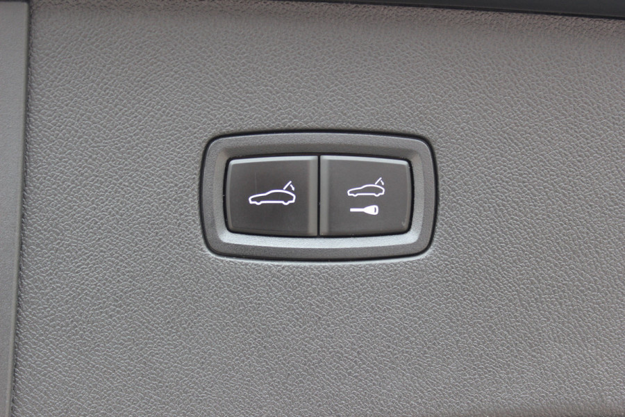 Porsche Cayenne Coupé 3.0 E-Hybrid Platinum Edition / Panoramadak / 360Camera / Luchtvering / 21'' / Sfeerverlichting / Sportchrono / Bose / Keyless / Sportuitlaat / Dodehoek / DAB / Stoelverwarming / ACC