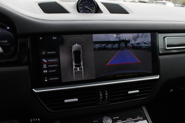 Porsche Cayenne Coupé 4.0 Turbo S E-Hybrid 680pk / TechArt / Trekhaak / Panoramadak / 360Camera / Head-up / Achterasbesturing / Keyless / Burmester / Softclose / Adaptieve Stoelen / 21'' / Cabron intr. / Luchtvering / Sportdesign+Chrono /
