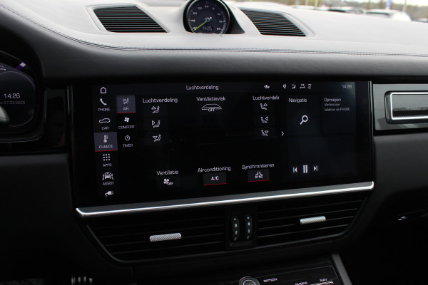 Porsche Cayenne Coupé 4.0 Turbo S E-Hybrid 680pk / TechArt / Trekhaak / Panoramadak / 360Camera / Head-up / Achterasbesturing / Keyless / Burmester / Softclose / Adaptieve Stoelen / 21'' / Cabron intr. / Luchtvering / Sportdesign+Chrono /