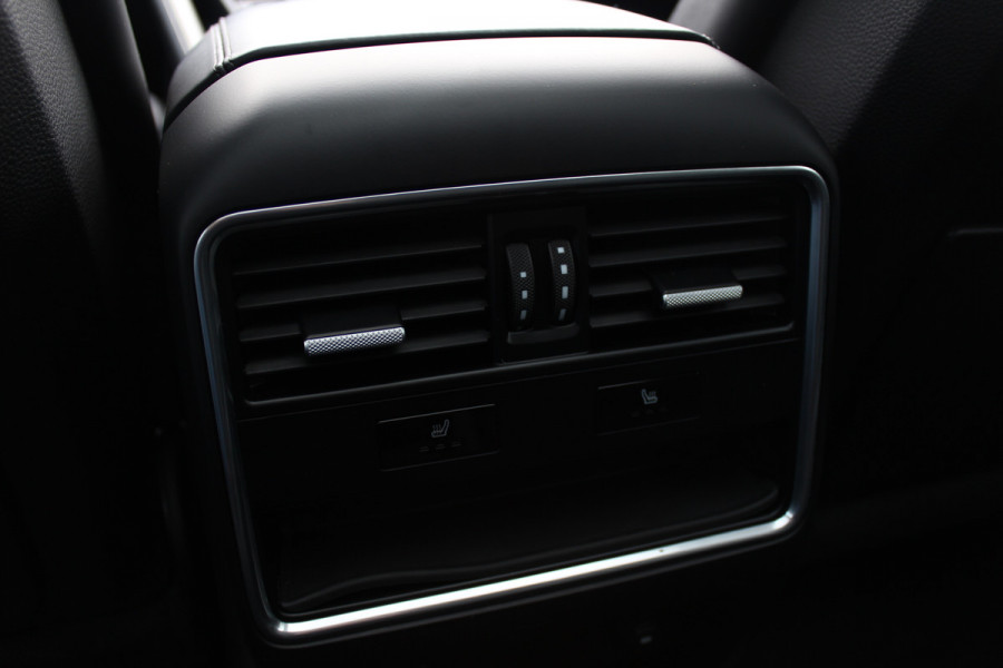 Porsche Cayenne Coupé 4.0 Turbo S E-Hybrid 680pk / TechArt / Trekhaak / Panoramadak / 360Camera / Head-up / Achterasbesturing / Keyless / Burmester / Softclose / Adaptieve Stoelen / 21'' / Cabron intr. / Luchtvering / Sportdesign+Chrono /