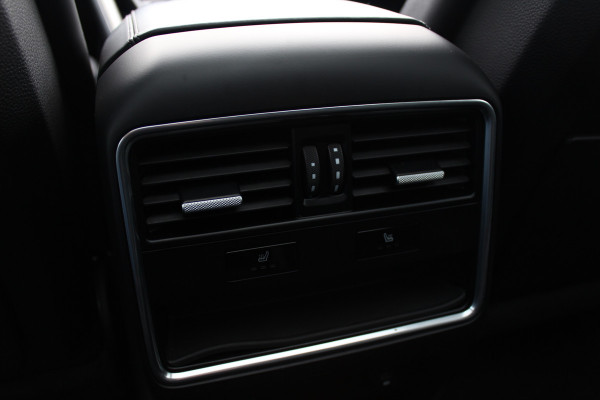 Porsche Cayenne Coupé 4.0 Turbo S E-Hybrid 680pk / TechArt / Trekhaak / Panoramadak / 360Camera / Head-up / Achterasbesturing / Keyless / Burmester / Softclose / Adaptieve Stoelen / 21'' / Cabron intr. / Luchtvering / Sportdesign+Chrono /