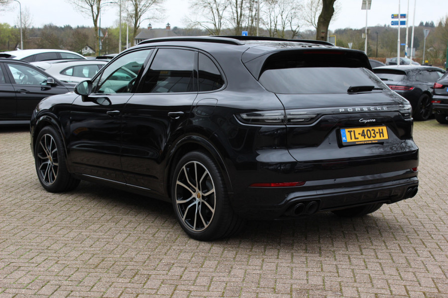 Porsche Cayenne 3.0 E-Hybrid / Panoramadak / Camera / Softclose / Keyless / Carbon intr. / Luchtvering / 21'' / Bose / Sfeerverlichting / Adaptieve stoelen / Stoelventilatie / Stoelverwarming 4x / Sportchrono / Dodehoek