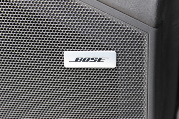 Porsche Cayenne 3.0 E-Hybrid / Panoramadak / Camera / Softclose / Keyless / Carbon intr. / Luchtvering / 21'' / Bose / Sfeerverlichting / Adaptieve stoelen / Stoelventilatie / Stoelverwarming 4x / Sportchrono / Dodehoek