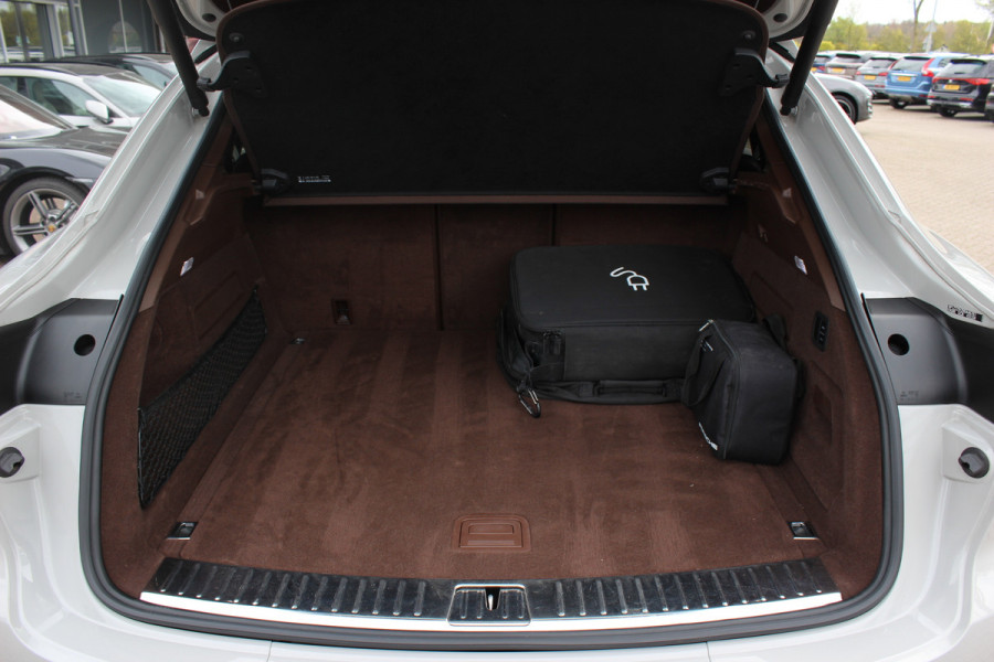 Porsche Cayenne Coupé 3.0 E-Hybrid / Panoramadak / 360Camera / Sportdesign+Chrono / Luchtvering / 22'' / Sportuitlaat / Dodehoek / DAB / Bose / Stoelverwarming 4x / Cruise Control