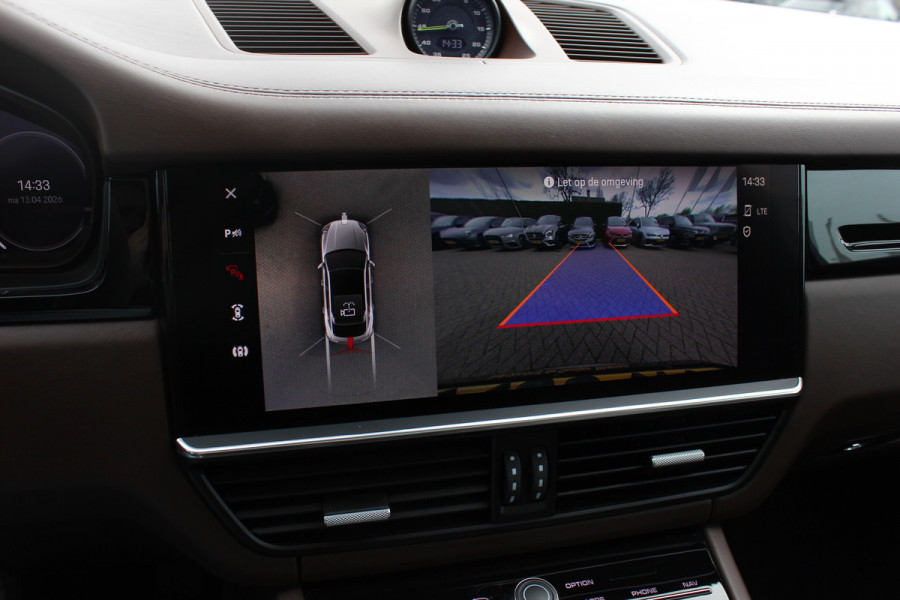 Porsche Cayenne Coupé 3.0 E-Hybrid / Panoramadak / 360Camera / Sportdesign+Chrono / Luchtvering / 22'' / Sportuitlaat / Dodehoek / DAB / Bose / Stoelverwarming 4x / Cruise Control