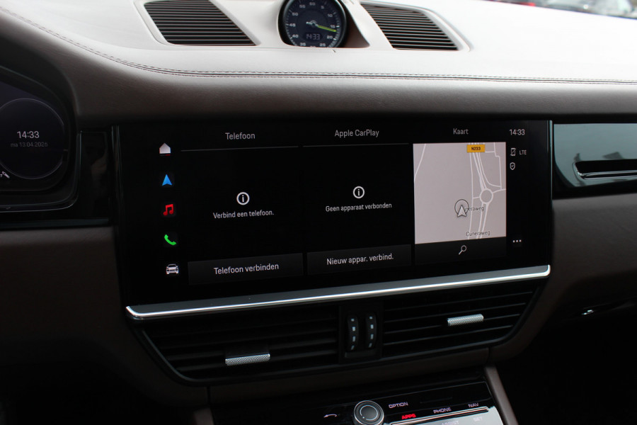 Porsche Cayenne Coupé 3.0 E-Hybrid / Panoramadak / 360Camera / Sportdesign+Chrono / Luchtvering / 22'' / Sportuitlaat / Dodehoek / DAB / Bose / Stoelverwarming 4x / Cruise Control