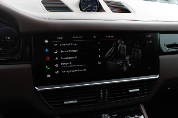 Porsche Cayenne Coupé 3.0 E-Hybrid / Panoramadak / 360Camera / Sportdesign+Chrono / Luchtvering / 22'' / Sportuitlaat / Dodehoek / DAB / Bose / Stoelverwarming 4x / Cruise Control