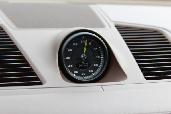 Porsche Cayenne Coupé 3.0 E-Hybrid / Panoramadak / 360Camera / Sportdesign+Chrono / Luchtvering / 22'' / Sportuitlaat / Dodehoek / DAB / Bose / Stoelverwarming 4x / Cruise Control