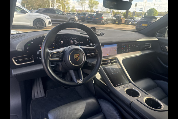 Porsche Taycan Cross Turismo 4 93 kWh / SoH 92,2% / Panoramadak / 360Camera / Passenger Display / Adaptieve Stoelen / Luchtvering / 21'' / Bose / Keyless / Sportchrono / Stoelventilatie / Stoelverwarming 4x / DAB / ACC