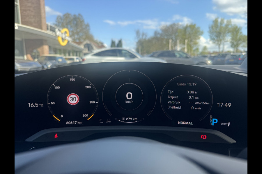 Porsche Taycan Cross Turismo 4 93 kWh / SoH 92,2% / Panoramadak / 360Camera / Passenger Display / Adaptieve Stoelen / Luchtvering / 21'' / Bose / Keyless / Sportchrono / Stoelventilatie / Stoelverwarming 4x / DAB / ACC