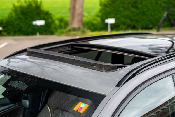 BMW 5 Serie Touring 520d High Executive M-Pakket I Pano I Trekhaak I Laser I