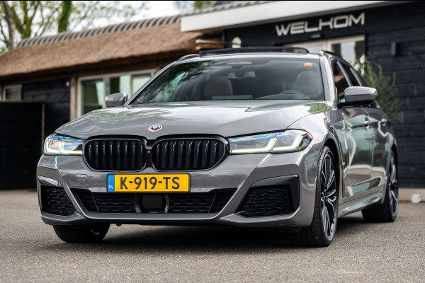 BMW 5 Serie Touring 520d High Executive M-Pakket I Pano I Trekhaak I Laser I