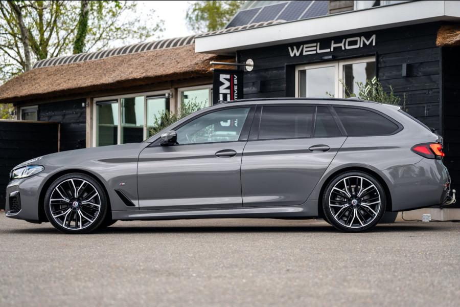 BMW 5 Serie Touring 520d High Executive M-Pakket I Pano I Trekhaak I Laser I