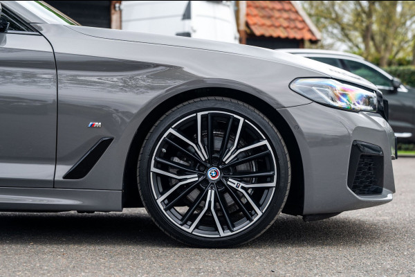 BMW 5 Serie Touring 520d High Executive M-Pakket I Pano I Trekhaak I Laser I