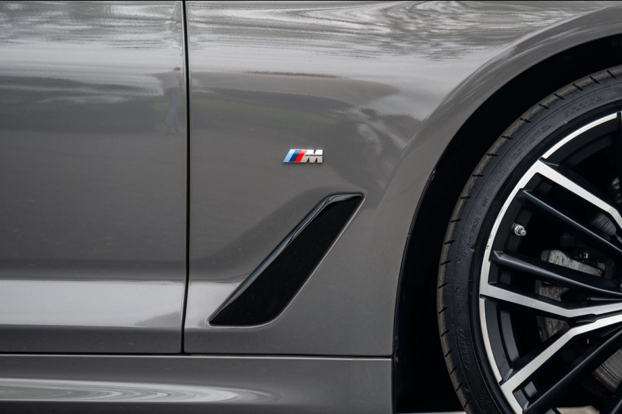 BMW 5 Serie Touring 520d High Executive M-Pakket I Pano I Trekhaak I Laser I