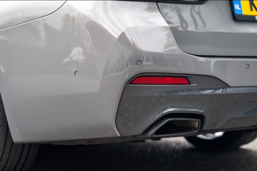 BMW 5 Serie Touring 520d High Executive M-Pakket I Pano I Trekhaak I Laser I