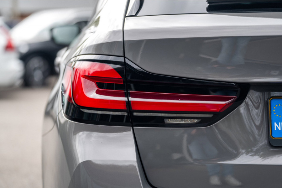 BMW 5 Serie Touring 520d High Executive M-Pakket I Pano I Trekhaak I Laser I