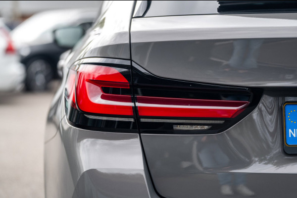 BMW 5 Serie Touring 520d High Executive M-Pakket I Pano I Trekhaak I Laser I