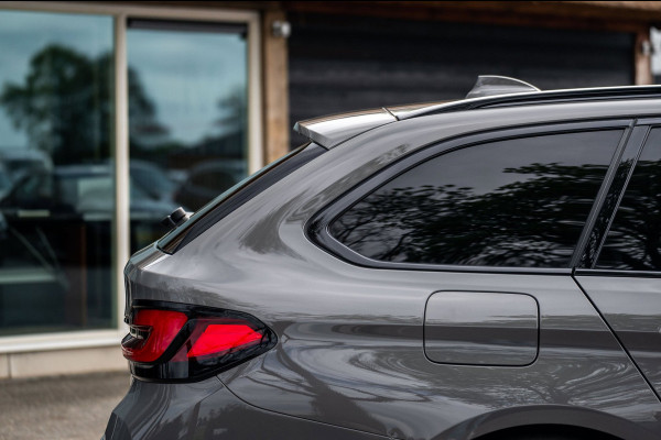 BMW 5 Serie Touring 520d High Executive M-Pakket I Pano I Trekhaak I Laser I