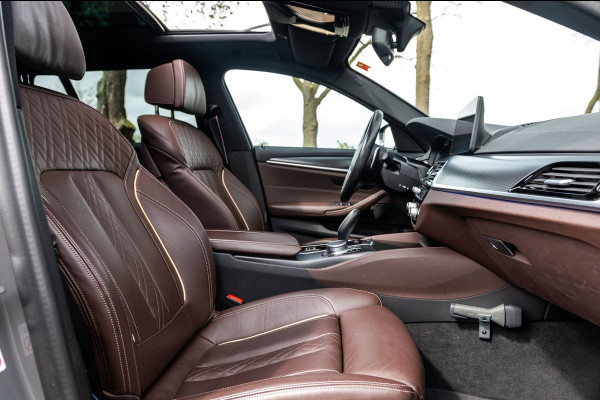 BMW 5 Serie Touring 520d High Executive M-Pakket I Pano I Trekhaak I Laser I