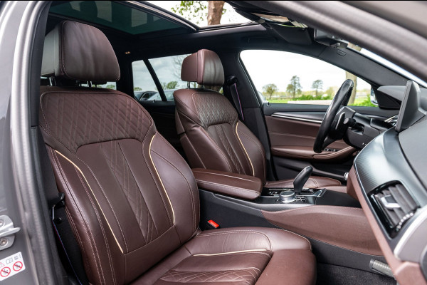 BMW 5 Serie Touring 520d High Executive M-Pakket I Pano I Trekhaak I Laser I