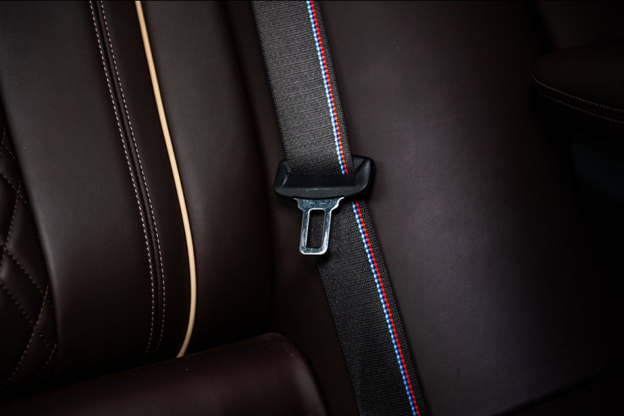 BMW 5 Serie Touring 520d High Executive M-Pakket I Pano I Trekhaak I Laser I