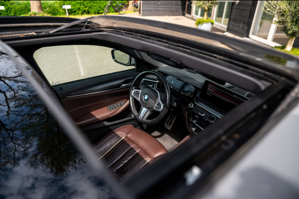 BMW 5 Serie Touring 520d High Executive M-Pakket I Pano I Trekhaak I Laser I