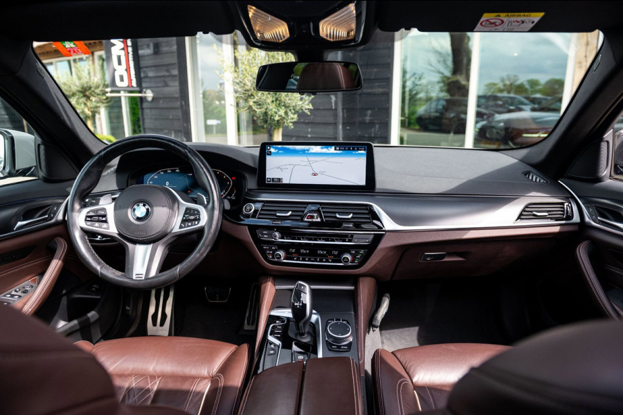 BMW 5 Serie Touring 520d High Executive M-Pakket I Pano I Trekhaak I Laser I