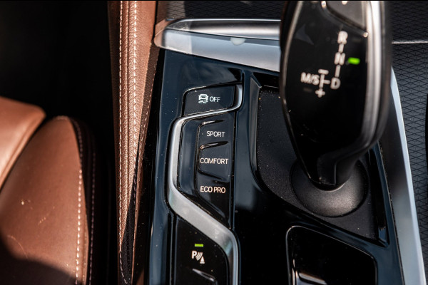 BMW 5 Serie Touring 520d High Executive M-Pakket I Pano I Trekhaak I Laser I