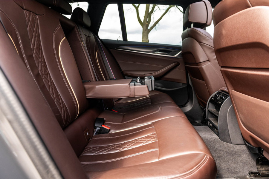 BMW 5 Serie Touring 520d High Executive M-Pakket I Pano I Trekhaak I Laser I