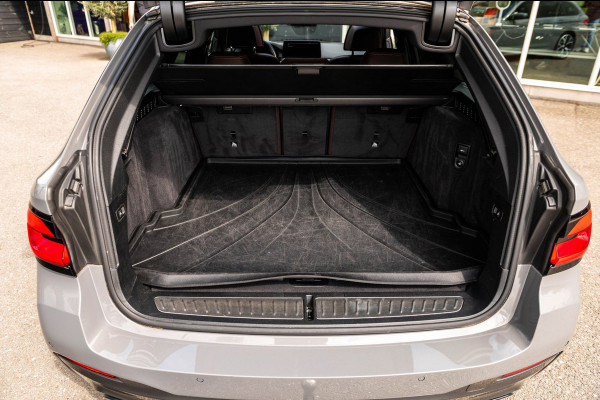 BMW 5 Serie Touring 520d High Executive M-Pakket I Pano I Trekhaak I Laser I
