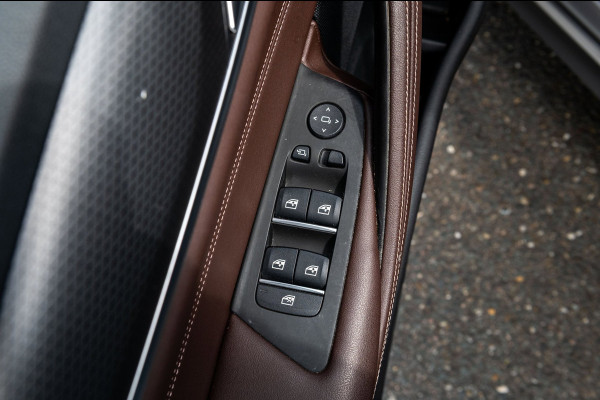 BMW 5 Serie Touring 520d High Executive M-Pakket I Pano I Trekhaak I Laser I