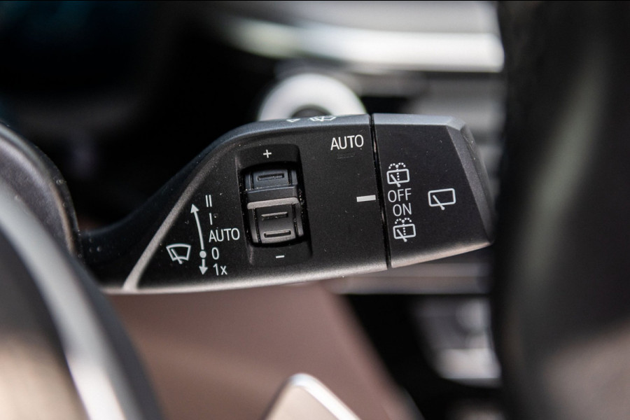 BMW 5 Serie Touring 520d High Executive M-Pakket I Pano I Trekhaak I Laser I