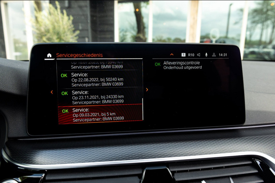 BMW 5 Serie Touring 520d High Executive M-Pakket I Pano I Trekhaak I Laser I