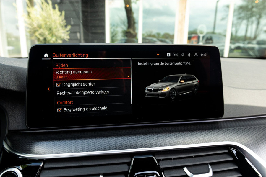 BMW 5 Serie Touring 520d High Executive M-Pakket I Pano I Trekhaak I Laser I