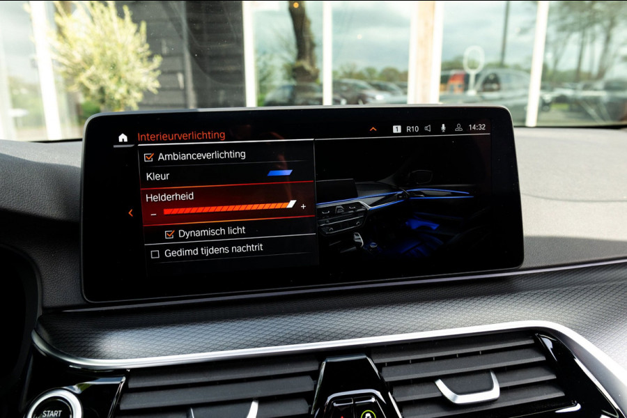 BMW 5 Serie Touring 520d High Executive M-Pakket I Pano I Trekhaak I Laser I