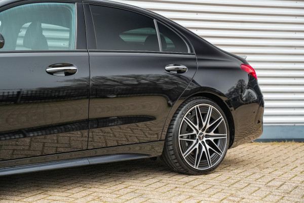 Mercedes-Benz C-Klasse AMG 43 4MATIC Panoramadak Burmester Adapt. Cruise Ambient HeadUp Nieuwe Model!