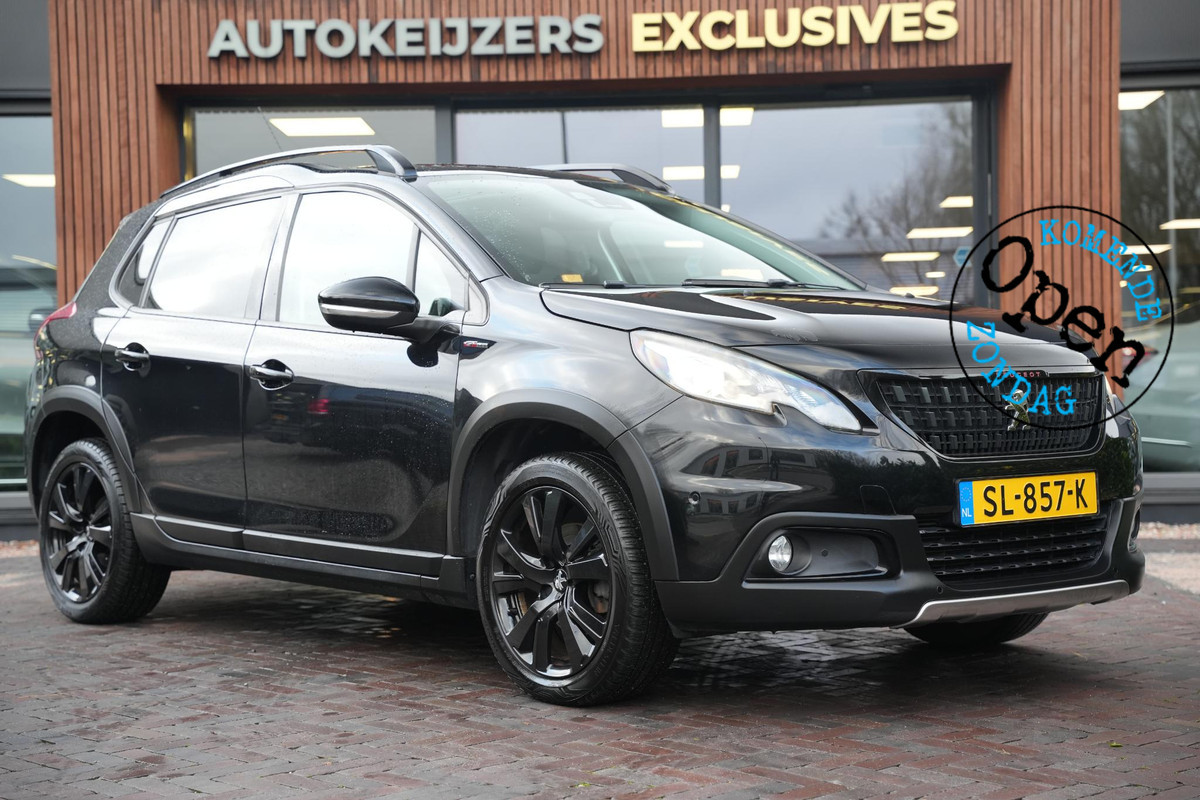 Peugeot 2008 1.2 PureTech GT-line Black on black Panoramadak Lederen bekleding